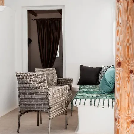 Molos Apartment *