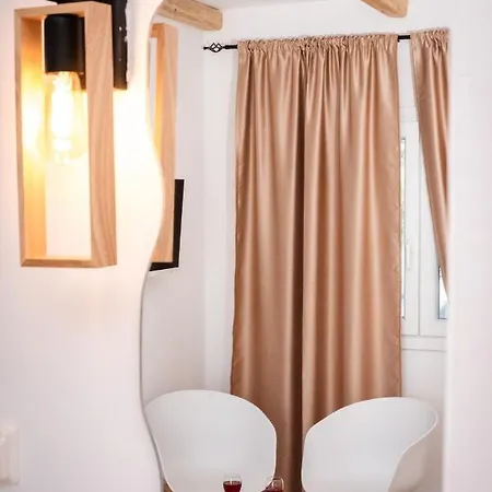 Molos Apartment *