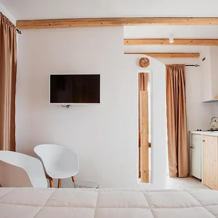 Apartment Molos *