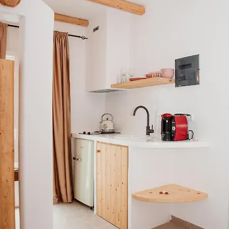 Apartment Molos *
